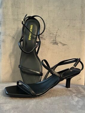 DREAM PAIRS Black Strappy Kitten Heel Sandals – Women's Size 9.5
